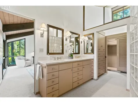 1329 S Palatine Hill Road Portland OR 97219