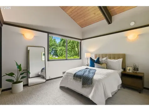 1329 S Palatine Hill Road Portland OR 97219