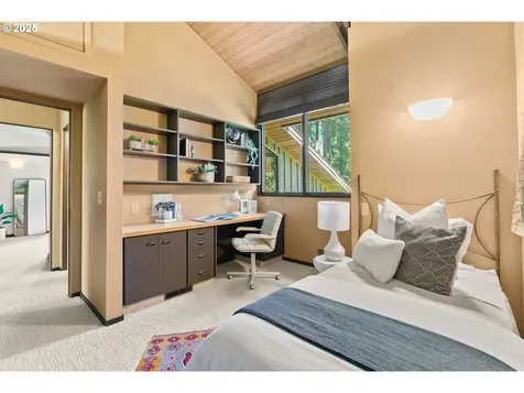 1329 S Palatine Hill Road Portland OR 97219