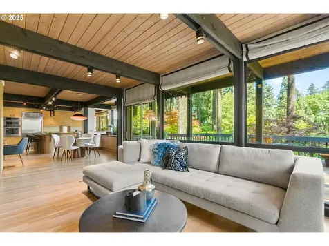 1329 S Palatine Hill Road Portland OR 97219