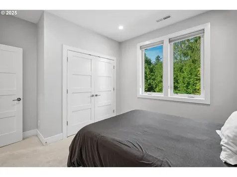6441 Mission Court Lake Oswego OR 97035