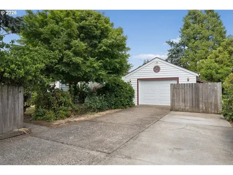 101 7th Street Dayton OR 97114