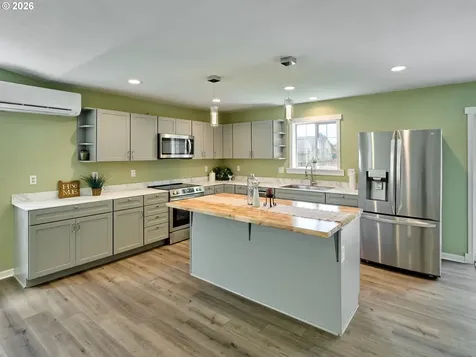 408 Clara Court Salem OR 97301