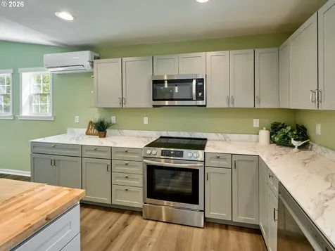 408 Clara Court Salem OR 97301
