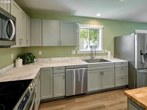 408 Clara Court Salem OR 97301