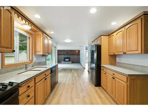 1825 SE 125th Avenue Vancouver WA 98683