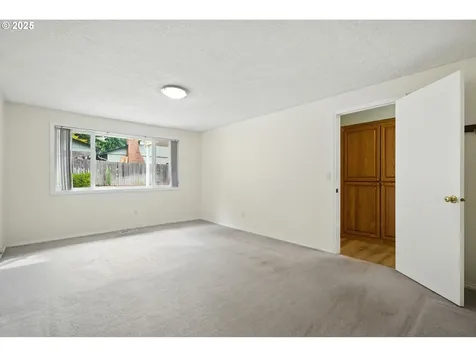 1825 SE 125th Avenue Vancouver WA 98683