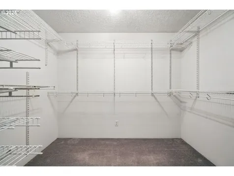 1825 SE 125th Avenue Vancouver WA 98683
