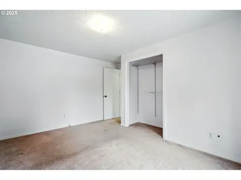 1825 SE 125th Avenue Vancouver WA 98683