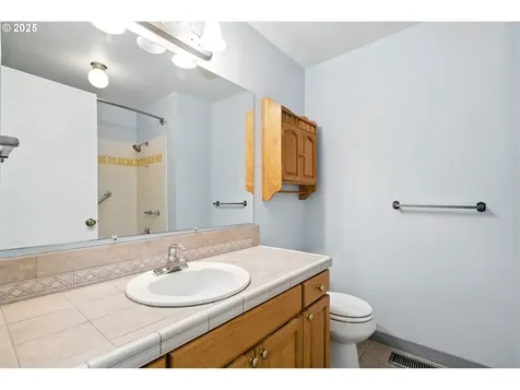 1825 SE 125th Avenue Vancouver WA 98683