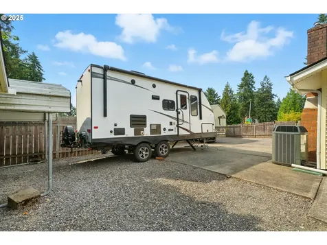 1825 SE 125th Avenue Vancouver WA 98683