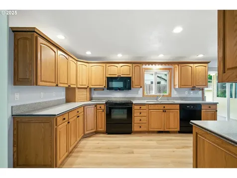 1825 SE 125th Avenue Vancouver WA 98683