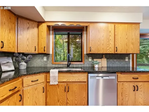 616 Coal Creek Road Longview WA 98632