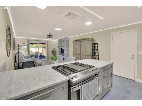 18150 Van Fleet Avenue Sandy OR 97055