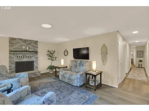 18150 Van Fleet Avenue Sandy OR 97055