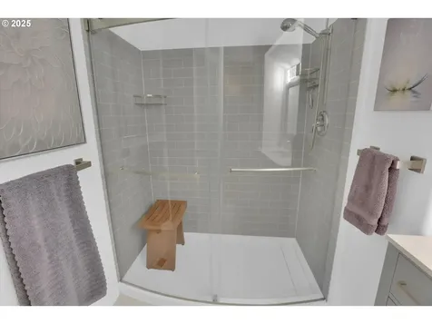 18150 Van Fleet Avenue Sandy OR 97055