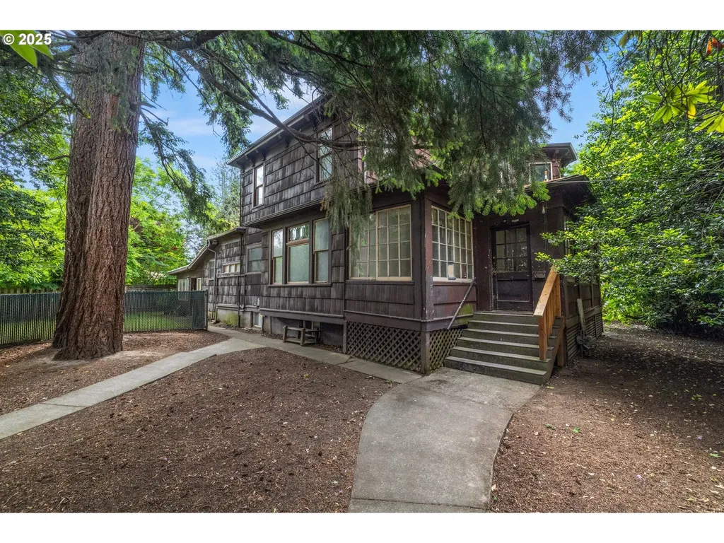 1960 SE 31st Avenue Portland OR 97214