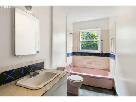 1960 SE 31st Avenue Portland OR 97214