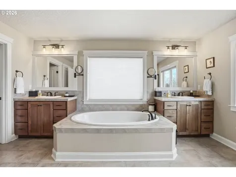 2552 NW 12th Circle Camas WA 98607