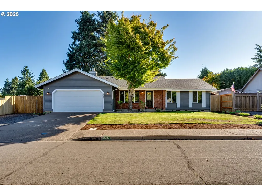 2097 Cosmoledo Street Eugene OR 97402