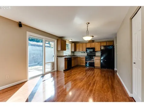 2097 Cosmoledo Street Eugene OR 97402