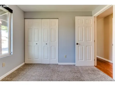 2097 Cosmoledo Street Eugene OR 97402