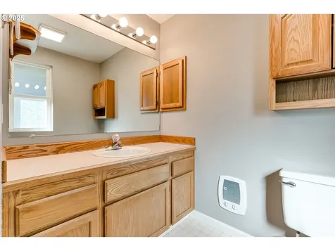 2097 Cosmoledo Street Eugene OR 97402