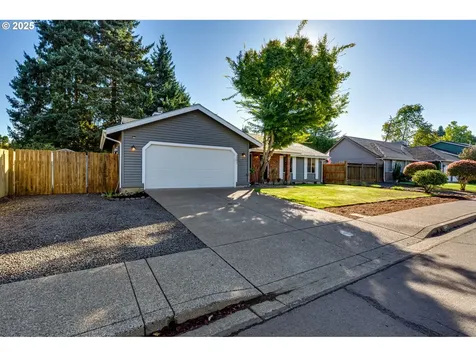 2097 Cosmoledo Street Eugene OR 97402