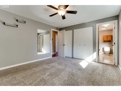 2097 Cosmoledo Street Eugene OR 97402