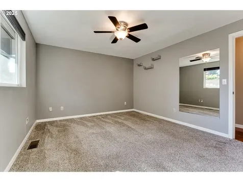 2097 Cosmoledo Street Eugene OR 97402