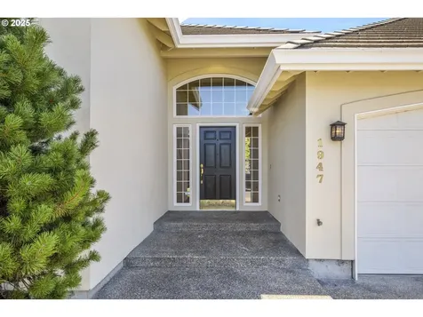 1947 NE 21st Avenue Canby OR 97013