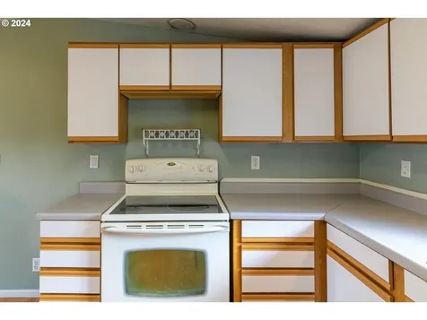 93652 Shoshone Lane Coos Bay OR 97420