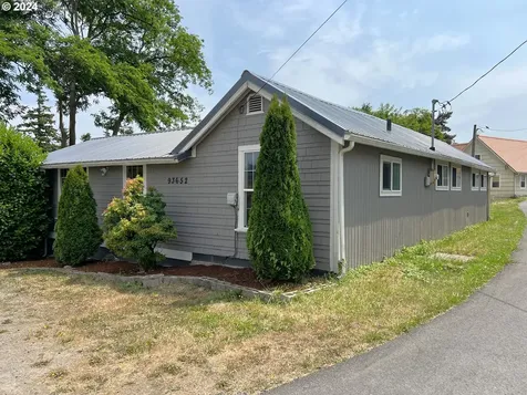 93652 Shoshone Lane Coos Bay OR 97420