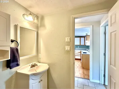 93652 Shoshone Lane Coos Bay OR 97420