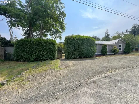 93652 Shoshone Lane Coos Bay OR 97420