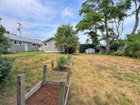 93652 Shoshone Lane Coos Bay OR 97420