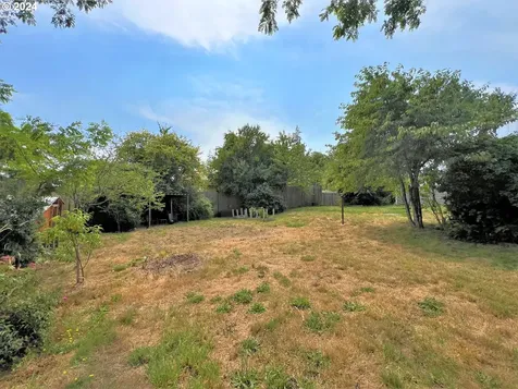 93652 Shoshone Lane Coos Bay OR 97420