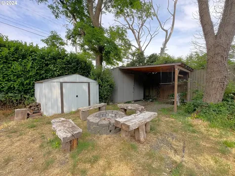 93652 Shoshone Lane Coos Bay OR 97420