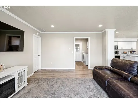 678 5th Avenue Sweet Home OR 97386