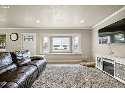 678 5th Avenue Sweet Home OR 97386