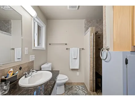 678 5th Avenue Sweet Home OR 97386
