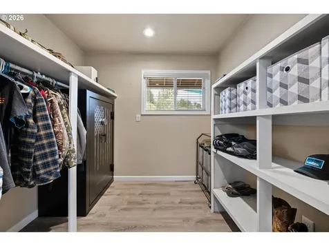 678 5th Avenue Sweet Home OR 97386