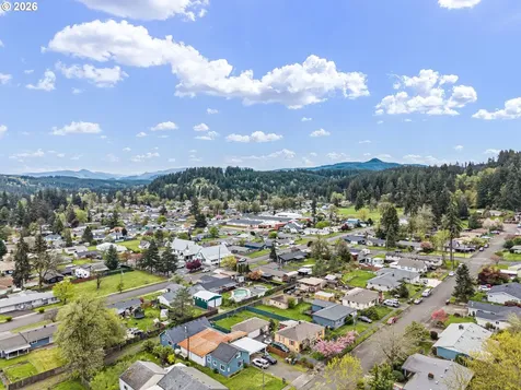 678 5th Avenue Sweet Home OR 97386