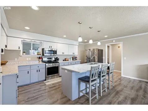 678 5th Avenue Sweet Home OR 97386