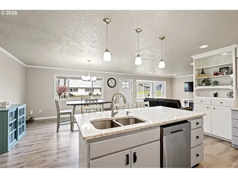 678 5th Avenue Sweet Home OR 97386