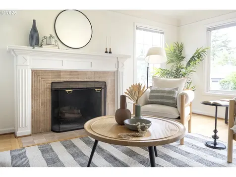 2416 SE 60th Avenue Portland OR 97206