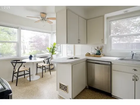 2416 SE 60th Avenue Portland OR 97206