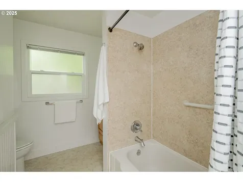 2416 SE 60th Avenue Portland OR 97206