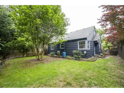 2416 SE 60th Avenue Portland OR 97206