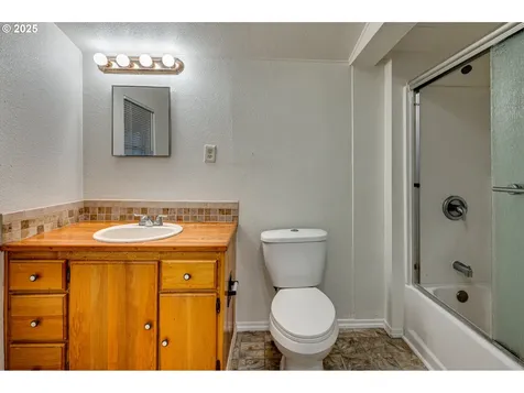 362 N 3rd Place Kalama WA 98625